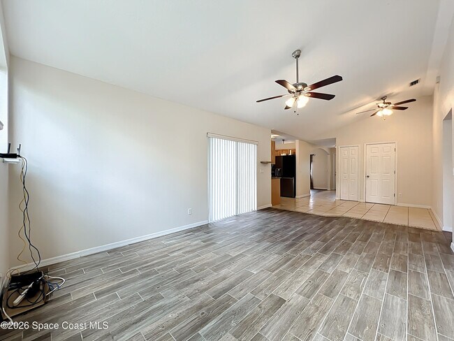 Building Photo - 5345 Cangro St