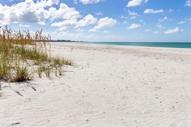 Building Photo - 9498 Alborado Rd