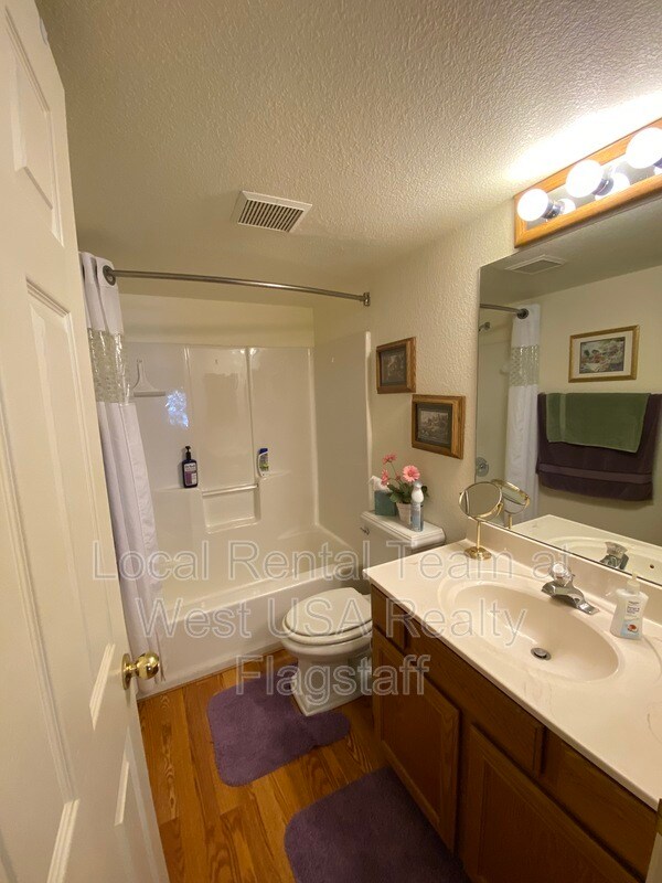 Building Photo - 2707 N Walnut Hills Dr