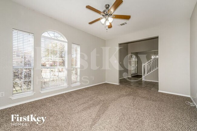 Building Photo - 1716 Trinity Hill