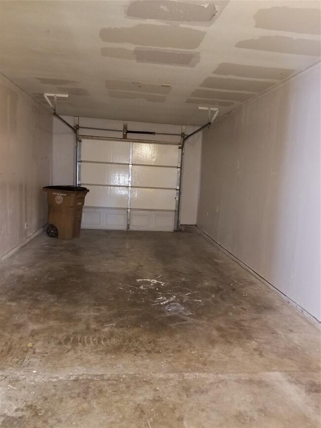Building Photo - 1201 Danbury Square