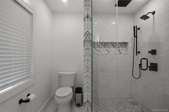Building Photo - 525 3rd St