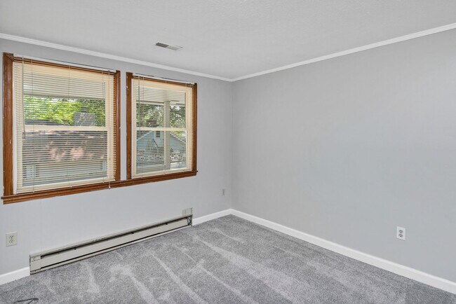 Building Photo - Just 8 Minutes from USC – Charming 2 Bedroom Home with Covered Front Porch!