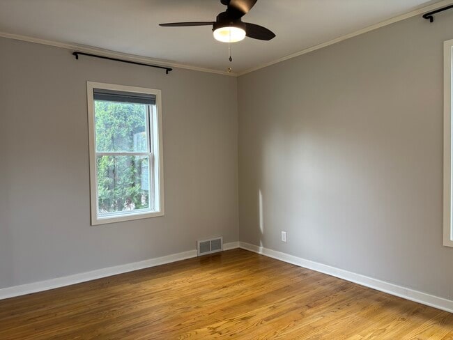 Building Photo - 157 Judd St