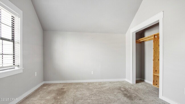 Building Photo - 2400 Jason Dr