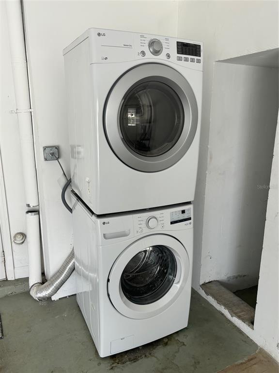 Building Photo - 1008 Estremadura Dr