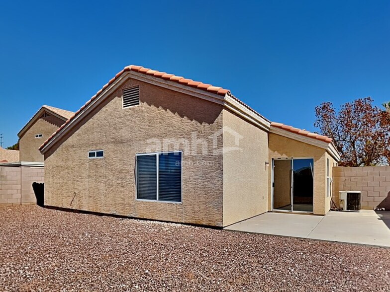 Building Photo - 11967 W Granada Rd