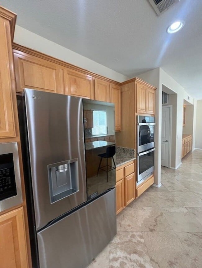 Building Photo - Beautiful Estate located in the Highly des...