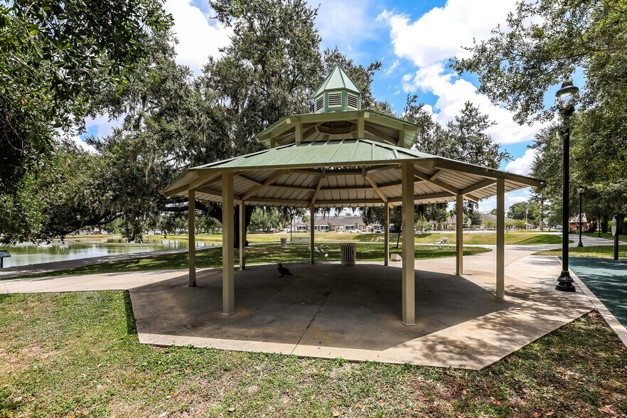 Building Photo - 1426 TRISTAR Dr