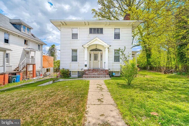 Building Photo - 3213 Vickers Rd