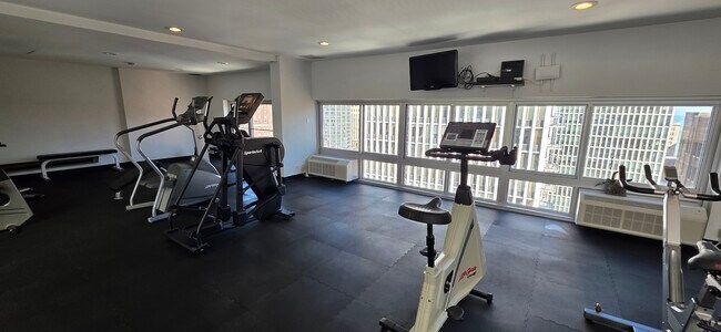 Building Photo - 1221 N Dearborn Pkwy