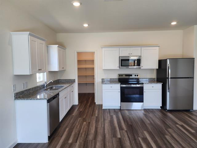 Building Photo - 4921 Weymouth Dr