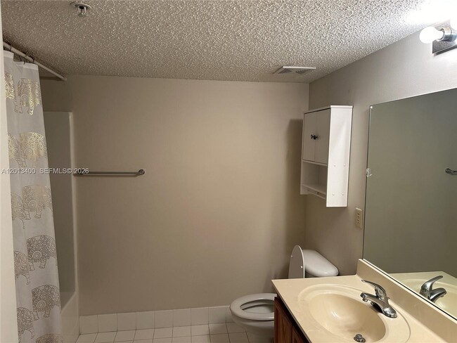 Building Photo - 9905 Westwood Dr