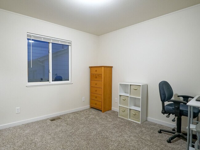Building Photo - Adorable 4bdrm 2 bath Rancher