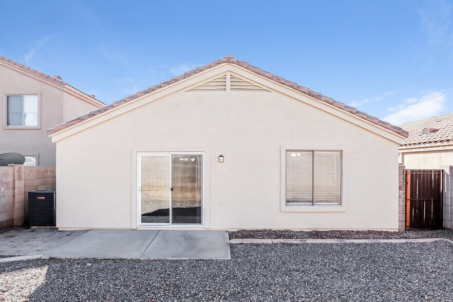 Building Photo - 11114 E Arbor Ave