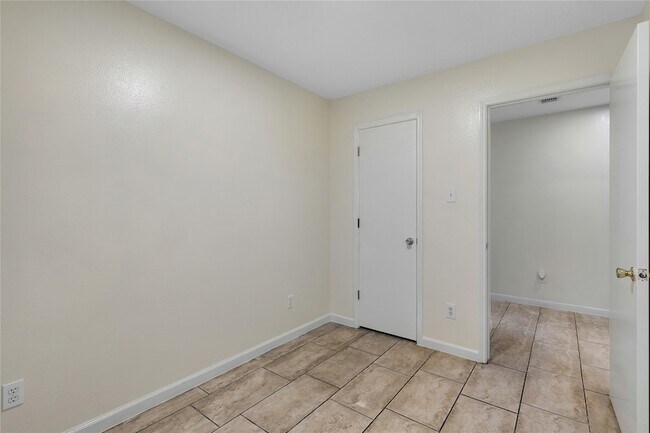 Building Photo - 1117 Willersley Ln