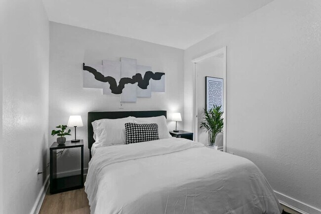 Building Photo - 2401 Gordon St