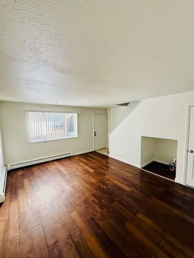 Building Photo - 3 bd Available in Anschutz Medical Campus neighborhood **Move-In Special**