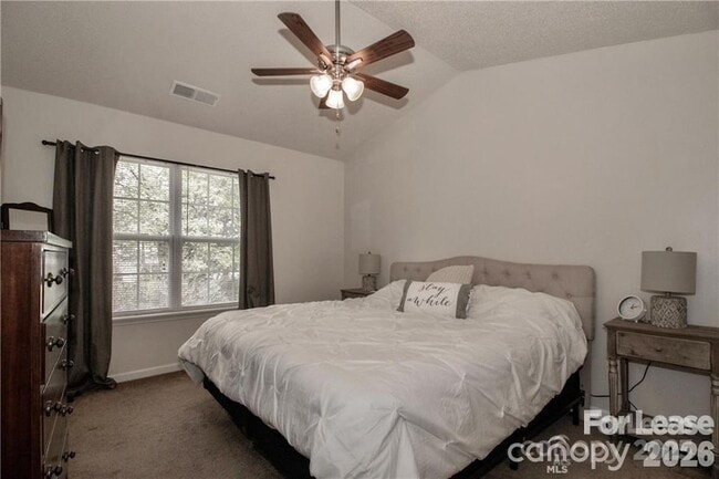 Building Photo - 137 Lynch Cir