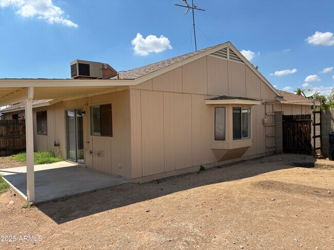 Building Photo - 3233 W Mohawk Ln