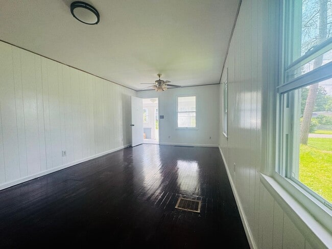 Building Photo - 201 Eastland Rd