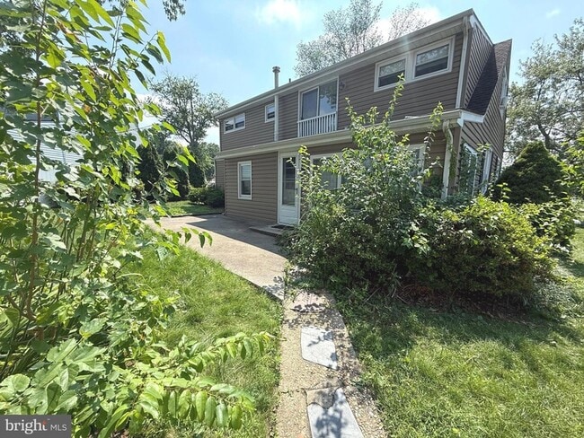 Building Photo - 509 5th Ave