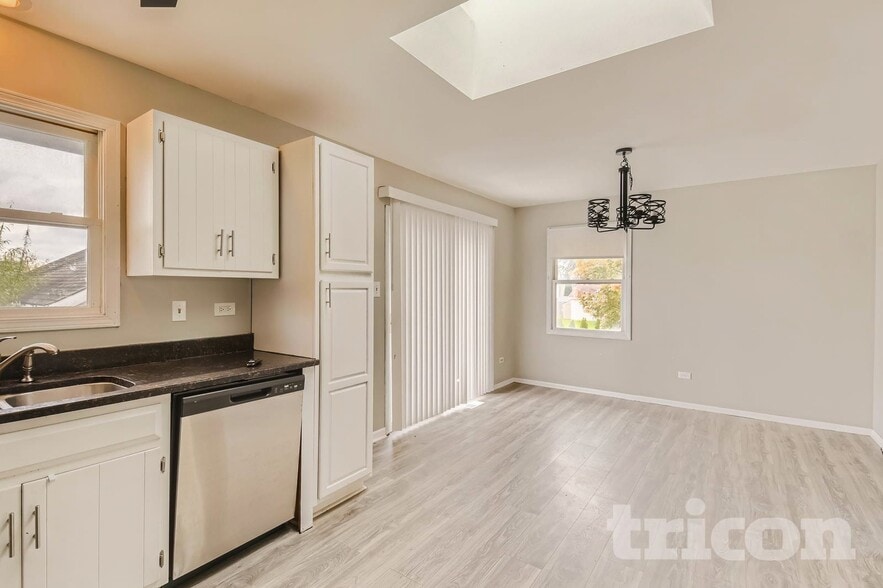 Building Photo - 1812 Cumberland Dr