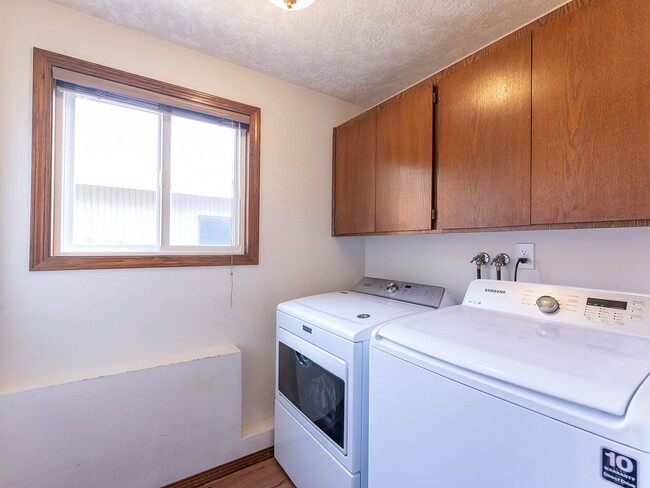 Building Photo - 11811 SE Koala Dr