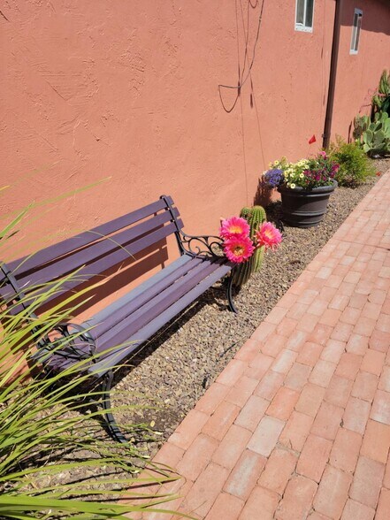 courtyard - 223 N San Pedro St