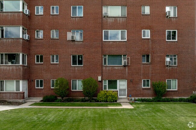 Building - University Heights