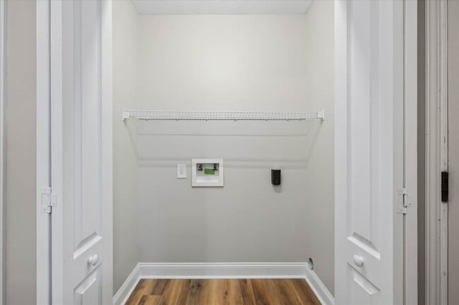 Building Photo - 333 Rossview Rd