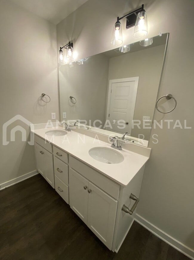 Building Photo - 3 Bedroom Home for Rent in Weaver AL!!