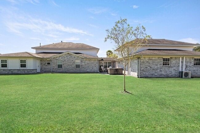 Building Photo - 100 Dillons Way