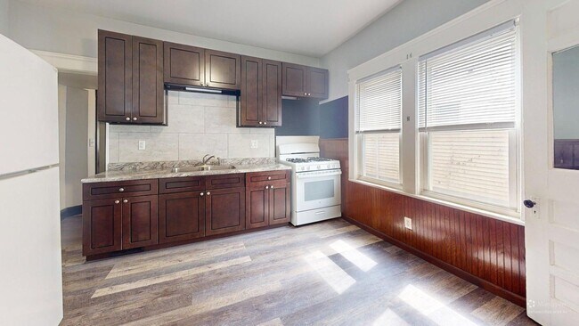 Building Photo - 3590 W 47th St