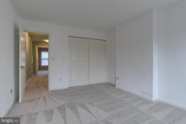 Building Photo - 1127 Wicklow Ct