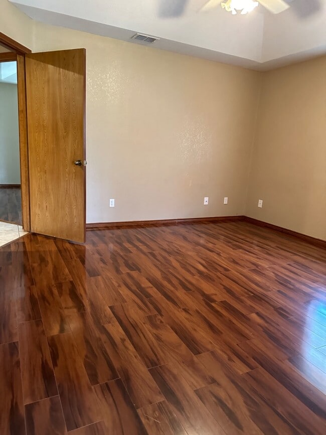 Building Photo - 2729 Palmer Dr