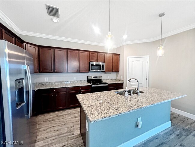 Building Photo - 14616 Monrovia Ln