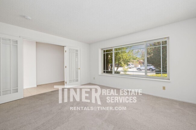 Building Photo - 4935 Kurz Cir