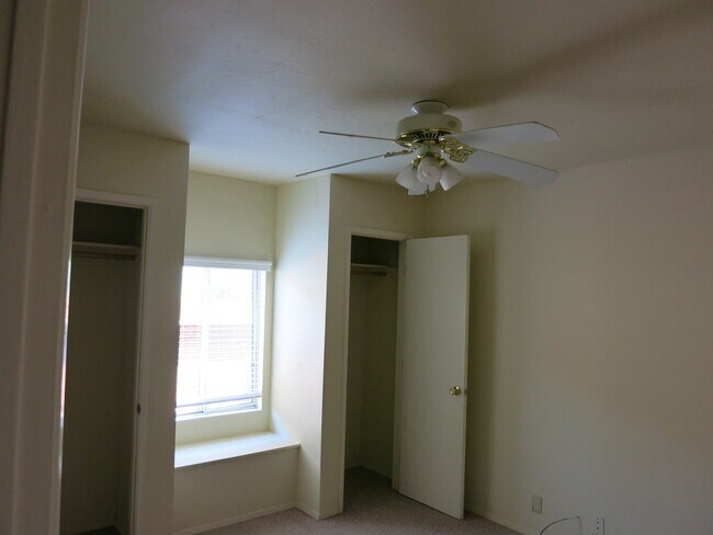 Building Photo - Spacious 4BR Canyon-View Home Near SDSU