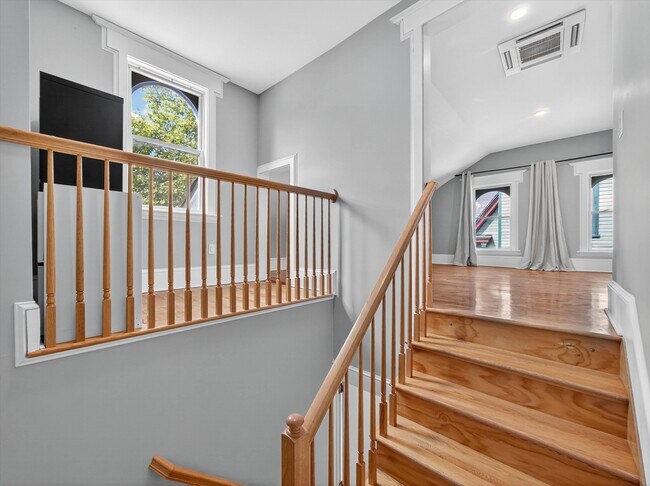 Building Photo - 70 Sherman Pl