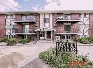 Building Photo - Pet Friendly 2 Bedroom/ 1 bath Westside Location With Balcony!