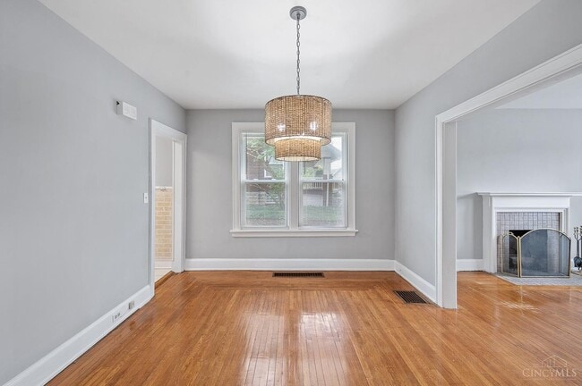 Building Photo - Grand Vista 6166-6170