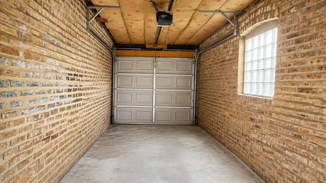 Building Photo - 3744 W Leland Ave