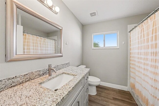 Building Photo - 12524 Midpointe Dr