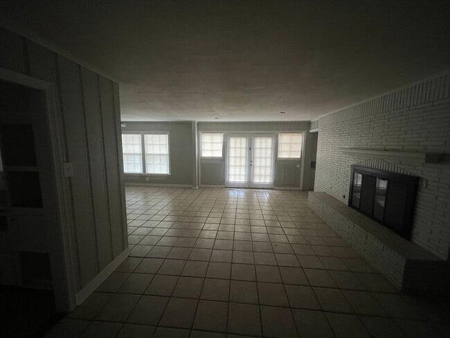 Building Photo - 4 Bedroom, 2 Bath  in the heart of Abilene!!