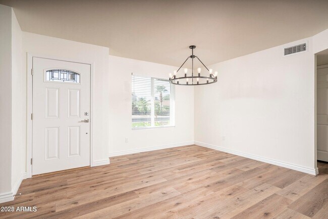 Building Photo - 6016 E Evans Dr