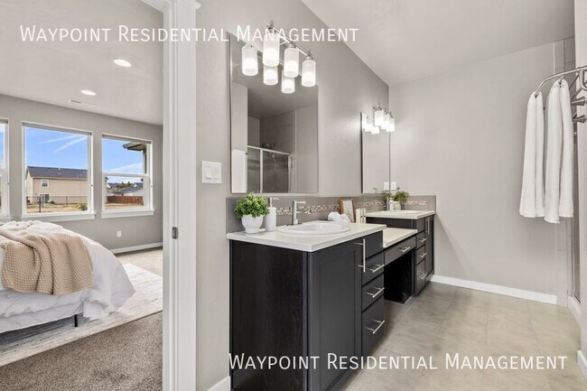 Building Photo - 4235 S Highcliff Ave