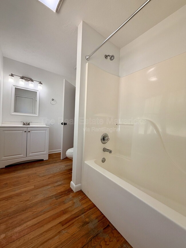 Building Photo - 14023 Mt Tabor Rd