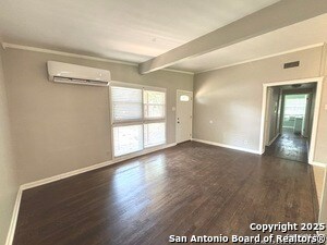 Building Photo - 318 Sprucewood Ln