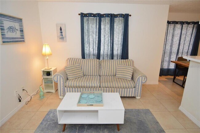 Building Photo - 8625 Mallard Reserve Dr